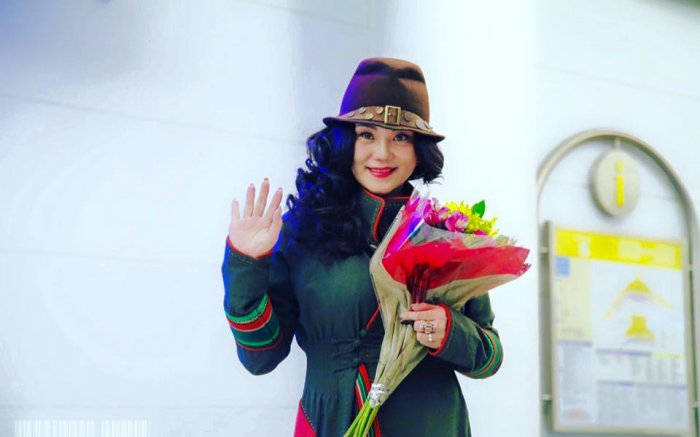 Ээждээ барьсан Б.Алдарын гэнэтийн бэлэг олны сайшаалыг хүртэв